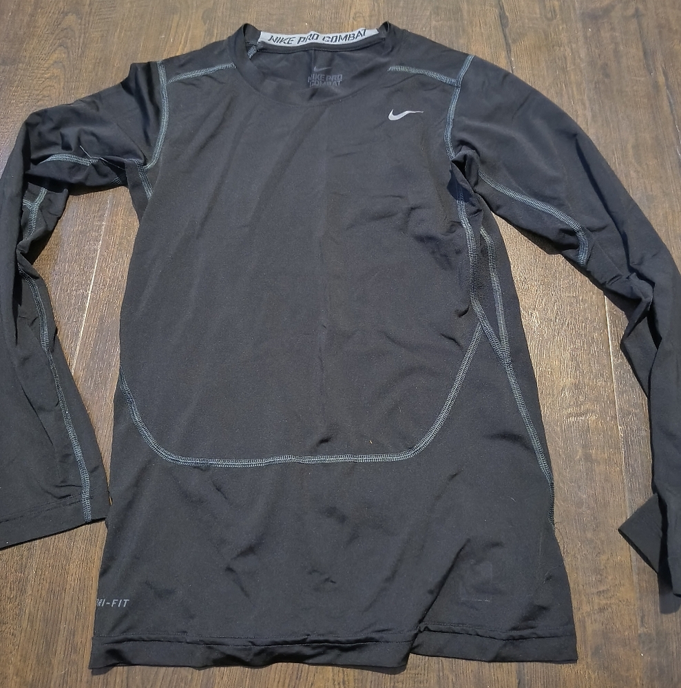 Nike combat pro youth size xl compression long sleeve shirt